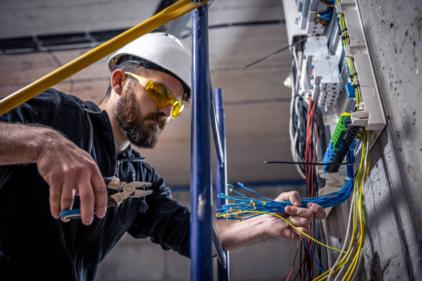 Best Electrician Near Me  in Santa Clara, OR